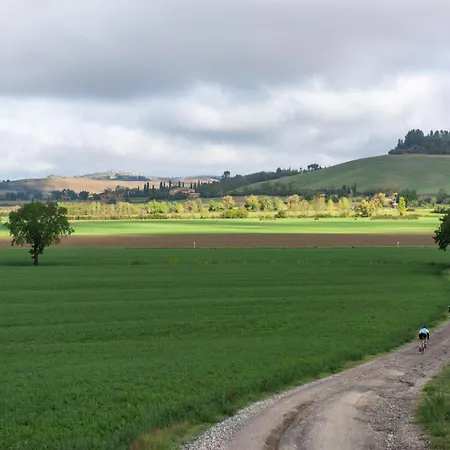 Villa I Quercioli, Siena Chianti Estate, Private Heated Pool, Breathtaking View